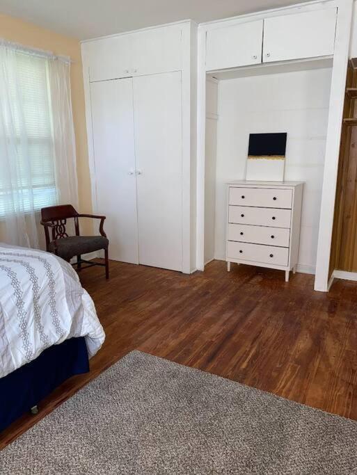 Cozy Home, King Bed, 3 Bedrooms,Close To Downtown Beaches Towncenter ジャクソンビル エクステリア 写真
