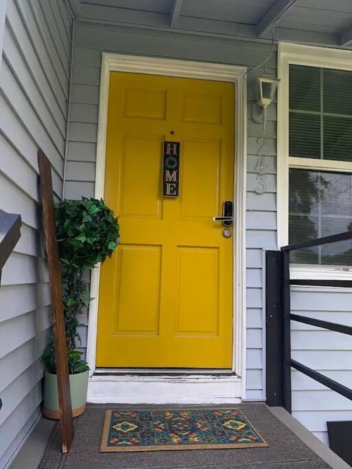 Cozy Home, King Bed, 3 Bedrooms,Close To Downtown Beaches Towncenter ジャクソンビル エクステリア 写真