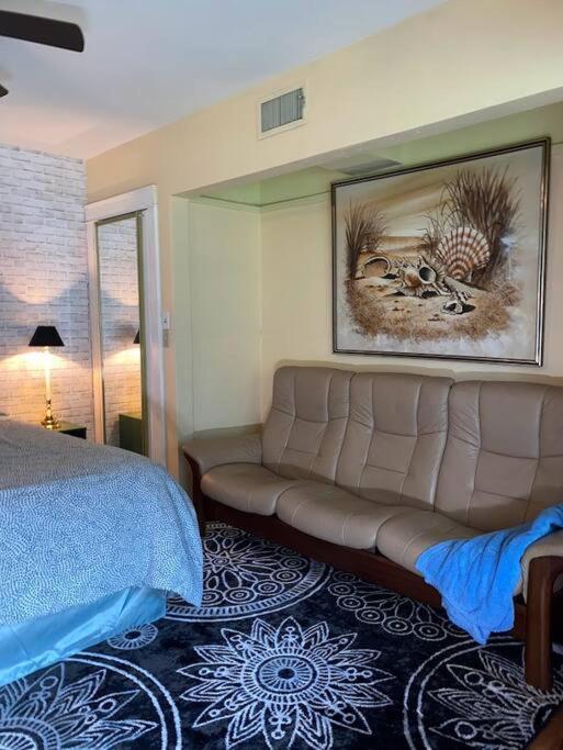 Cozy Home, King Bed, 3 Bedrooms,Close To Downtown Beaches Towncenter ジャクソンビル エクステリア 写真