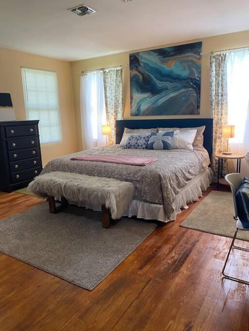 Cozy Home, King Bed, 3 Bedrooms,Close To Downtown Beaches Towncenter ジャクソンビル エクステリア 写真