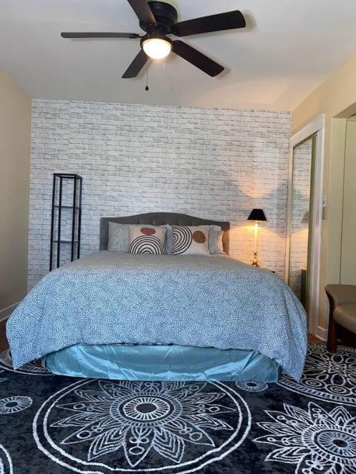Cozy Home, King Bed, 3 Bedrooms,Close To Downtown Beaches Towncenter ジャクソンビル エクステリア 写真